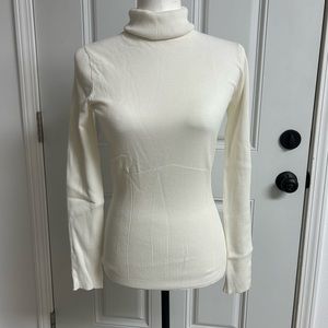 WHBM Creamy White Ribbed Accent Turtleneck NWT Small